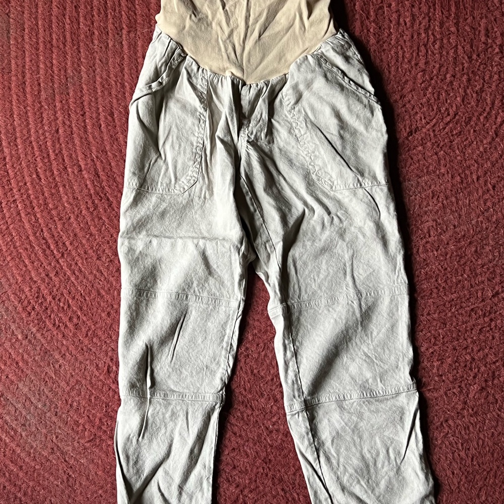 A Pea in the Pod Light Gray Maternity Capris